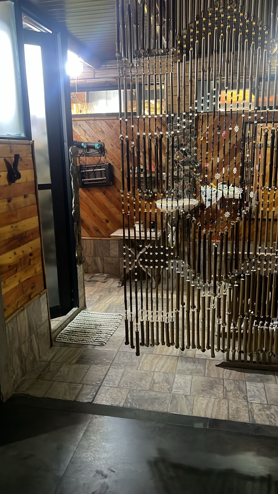 Bamboo bead curtain into the bath